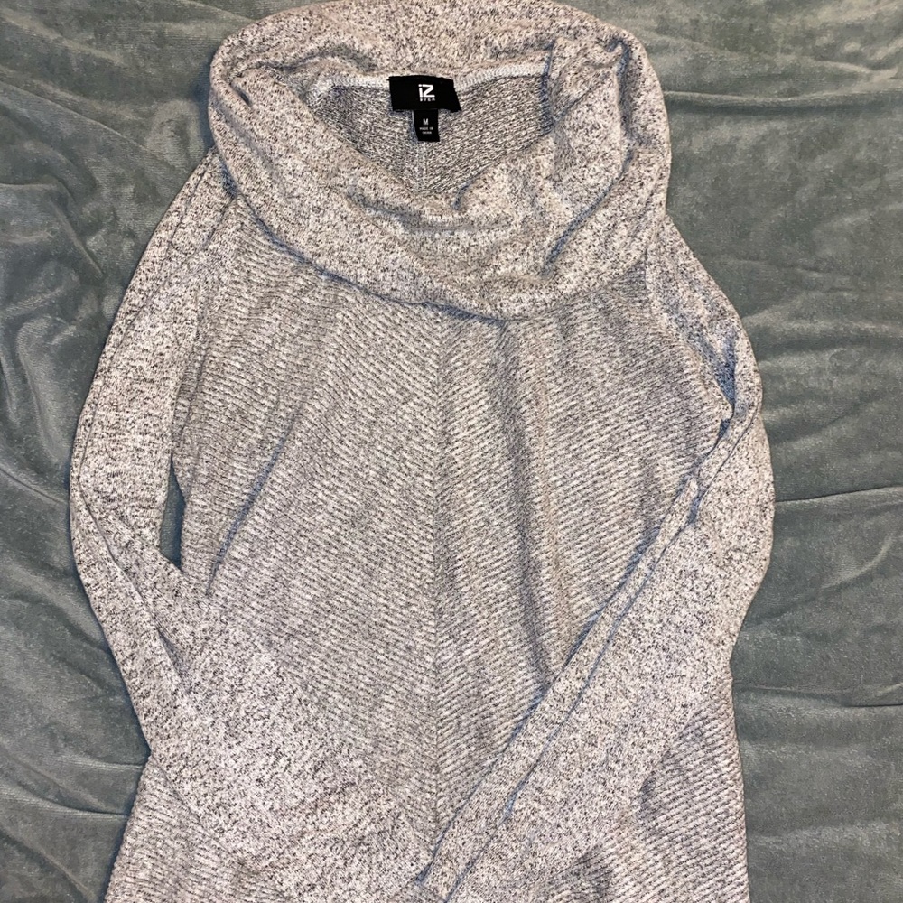 Turtle neck long sleeve